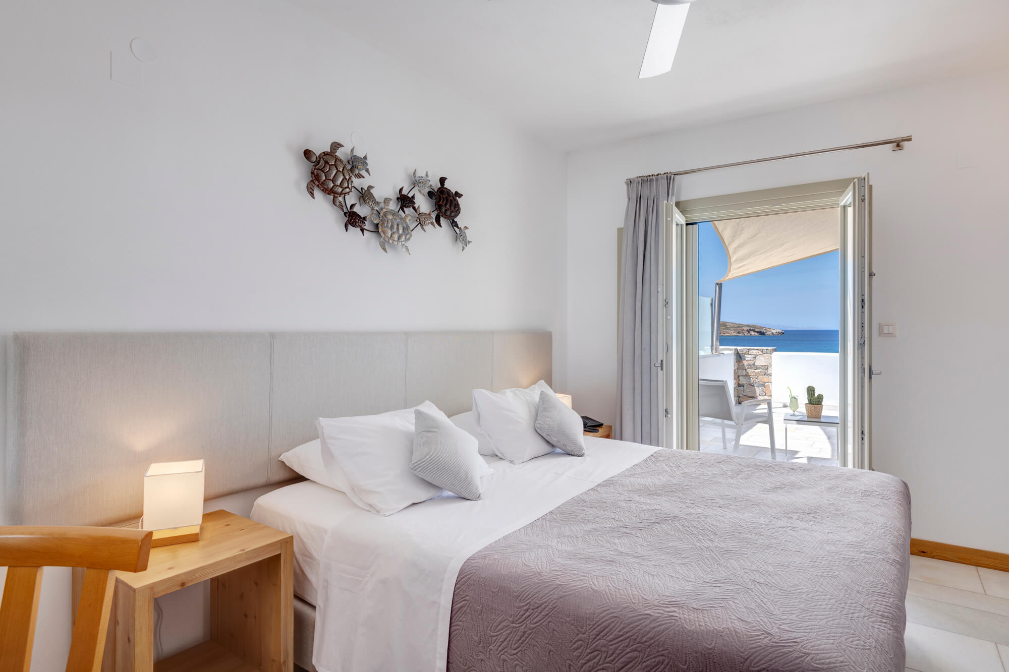 Bedroom with sea view