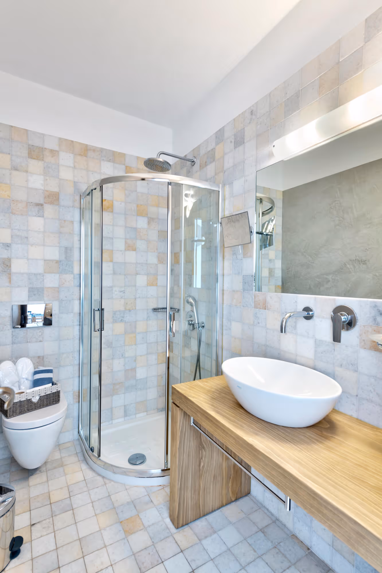 Fresh suite bathroom